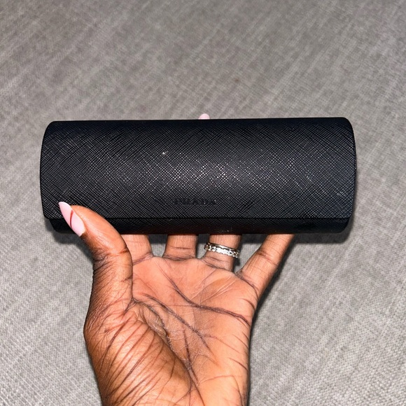 Prada Elegant Black Eyewear Holder - Picture 4 of 6